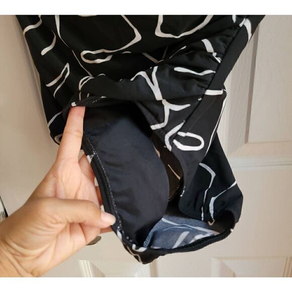 Miraclesuit One-Piece Swimsuit 14 - Picture 7 of 10